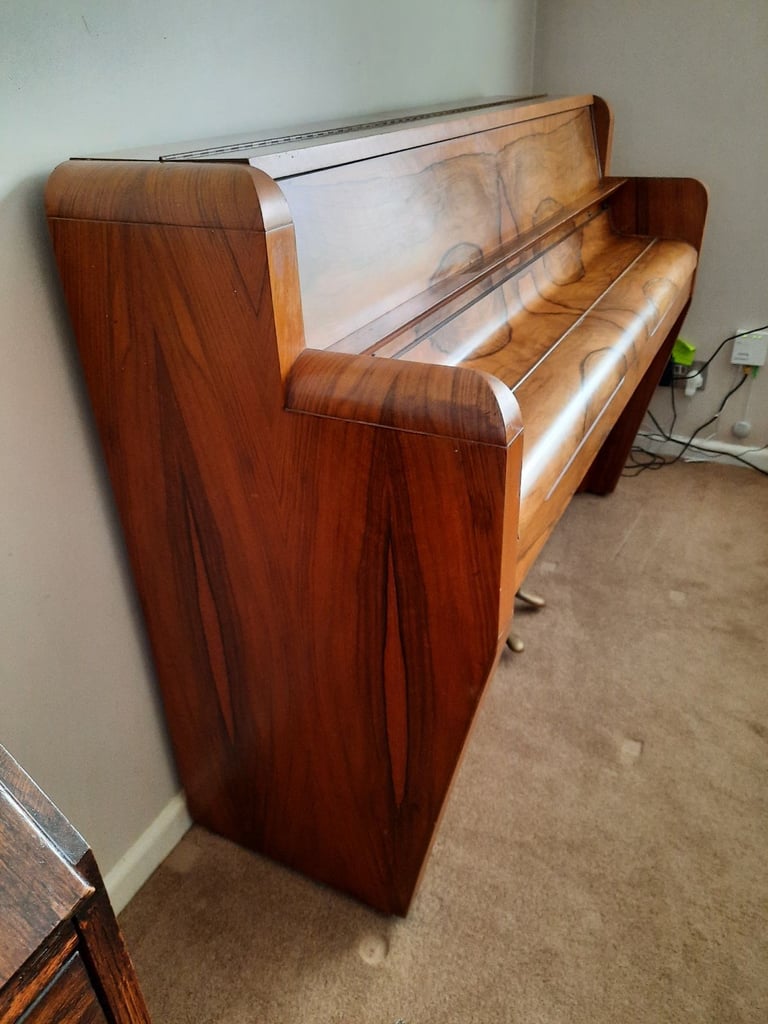 Piano, Berry, 6 octaves