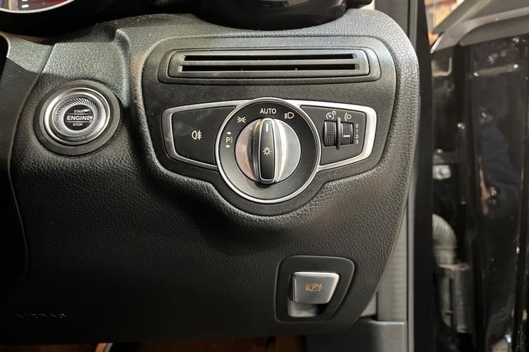 2018 Mercedes-Benz C Class C200 SE 4dr 9G-Tronic- Parking Sensors &amp; Camera SEMI-AUTO Saloon P...