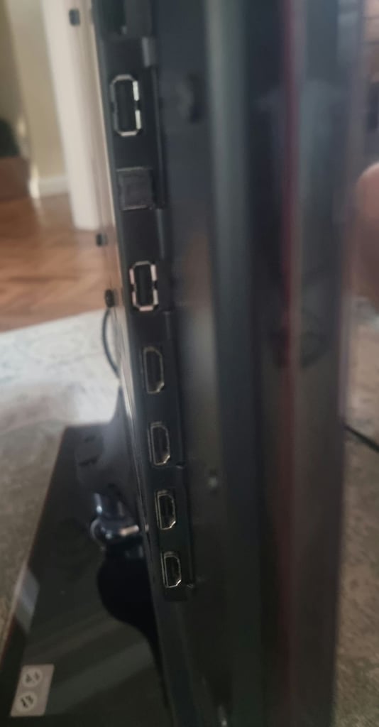 Samsung 32" TV - Full HD