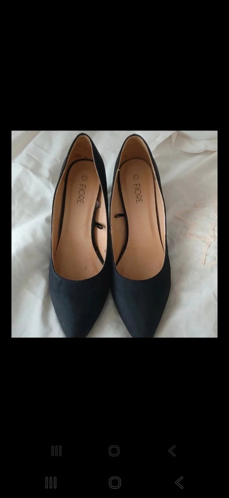 image for Suede shoe size 7
