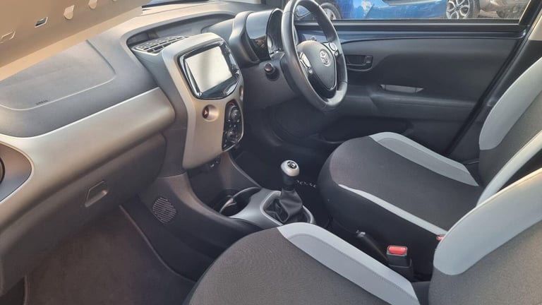 2015 Toyota AYGO 1.0 VVT-i x-play Euro 5 5dr Euro 5 HATCHBACK Petrol Manual