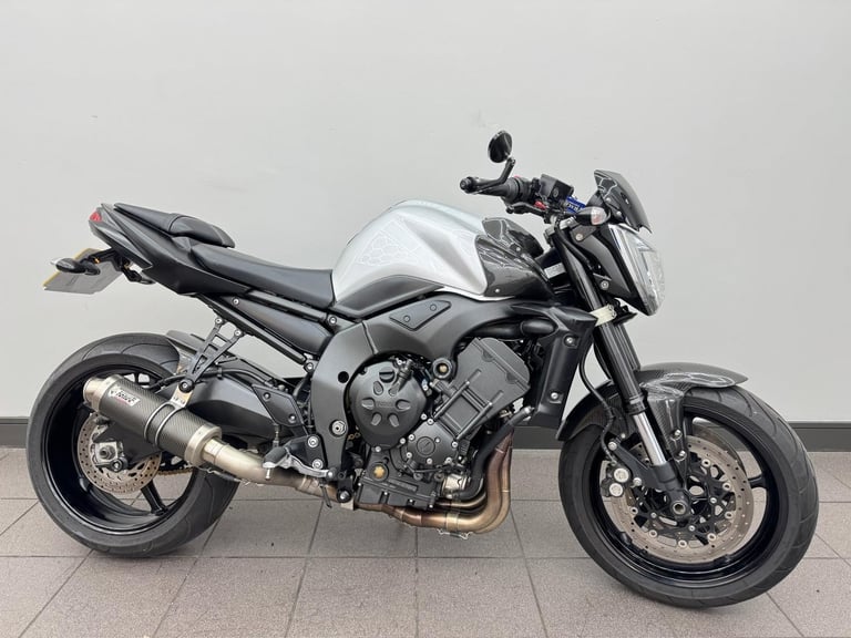 YAMAHA FZ1 N FAZER 1000 SILVER 2007 07 REG JUST 15,015 MILES MIVV FULL SYSTEM