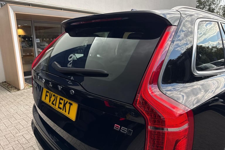 2021 Volvo XC90 2.0 B5 MHEV Momentum SUV 5dr Diesel Hybrid Auto 4WD Euro 6 (s/s) (235 ps) ESTATE ...