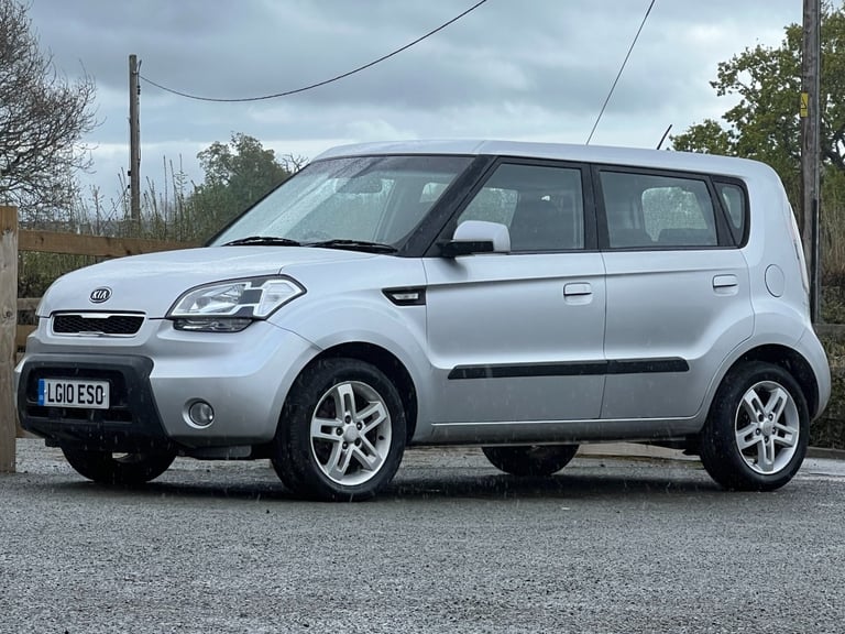 KIA SOUL 1.6 CRDi 2 5dr Silver Lovely Value Family motoring