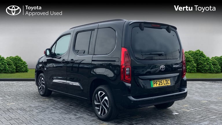 2025 Toyota PROACE CITY Verso 100kW Design L1 50kWh 5dr Auto Electric Estate Estate Electric Auto...