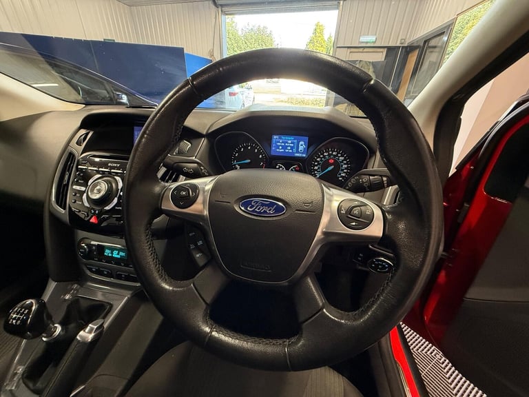 2014 Ford Focus 1.0T EcoBoost Titanium Navigator Euro 5 (s/s) 5dr ESTATE Petrol Manual