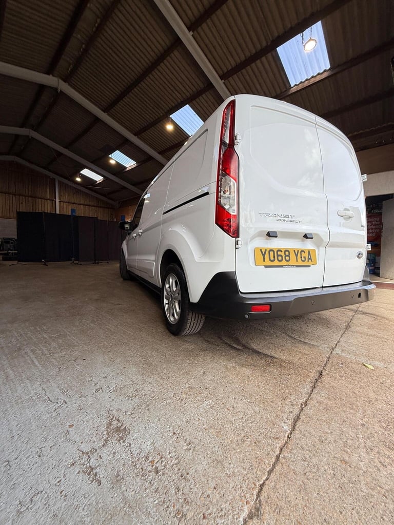 FORD TRANSIT CONNECT 1.5 240 EcoBlue Limited L2 Euro 6 (s/s) 5dr 2019