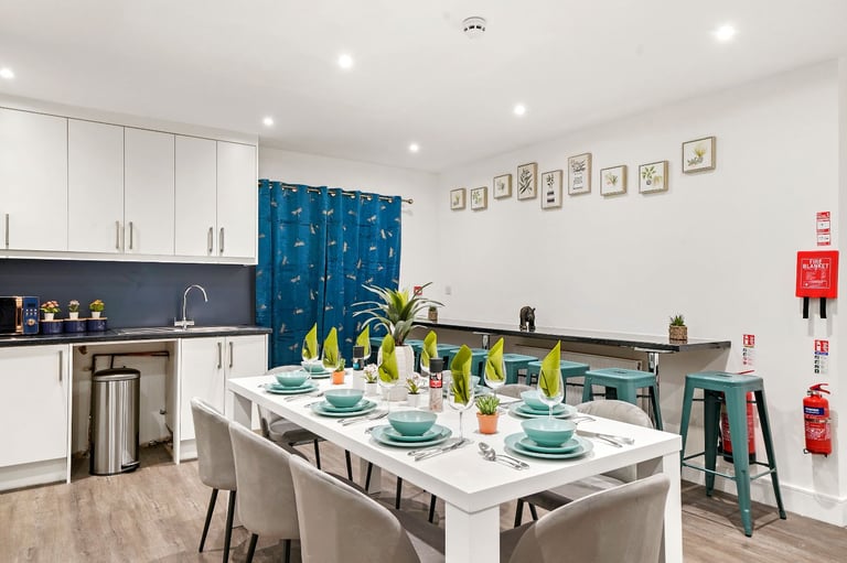 4 Bed in Northolt  ***HMO licensed - Company lets are welcomed***