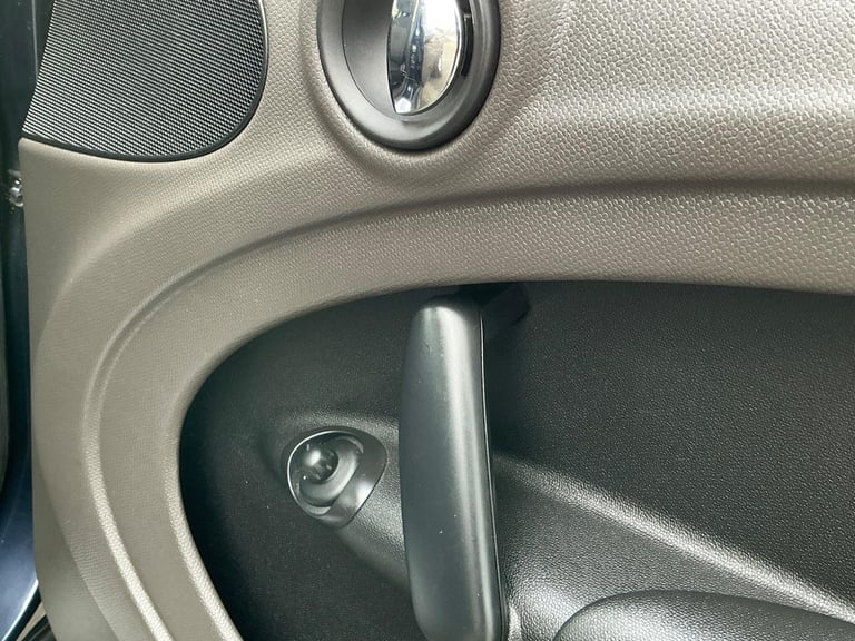 2012 MINI Countryman 1.6 Cooper Euro 5 (s/s) 5dr HATCHBACK Petrol Manual