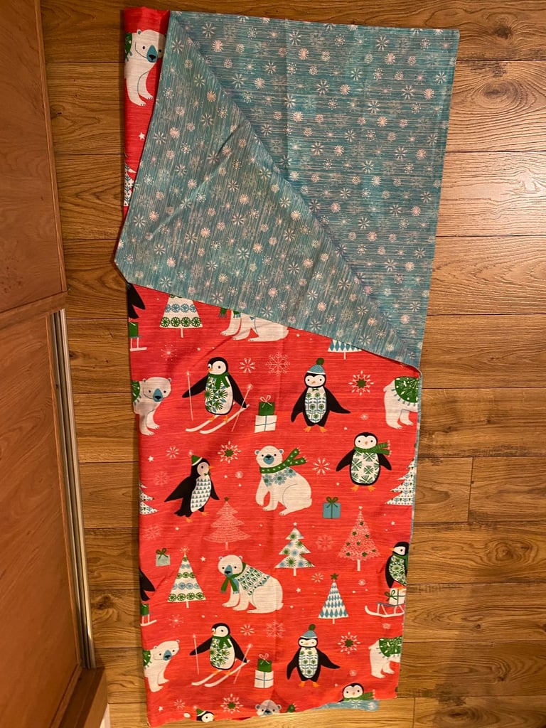 image for CHRISTMAS DUVET COVER, TODDLER BED SIZE  *NO PILLOWCASE* PENGUINS, POLAR BEARS, SNOWFLAKES