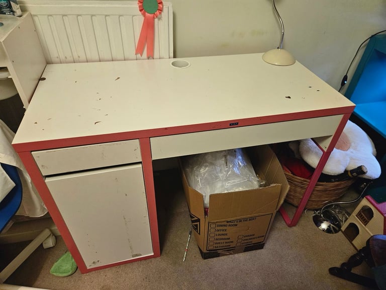Kids desk - free 