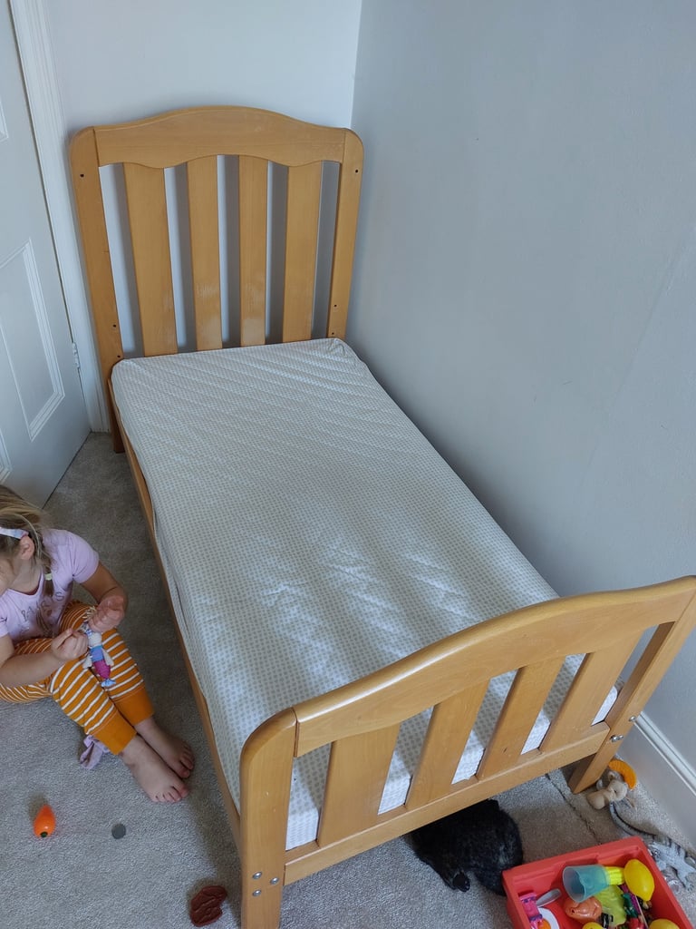 Child's Mamas and Papas Cot / Bed