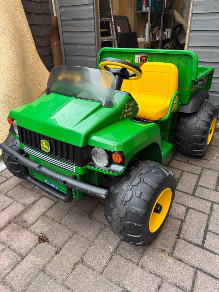 John Deere 12v kids ride on