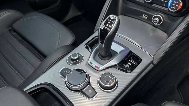 2023 Alfa Romeo Stelvio 2.0T Veloce SUV 5dr Petrol Auto Q4 AWD Euro 6 (s/s) (280 ps) SUV Petrol A...