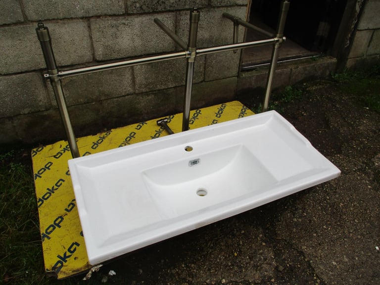 Brushed Gold Wash Stand With Traditional Ceramic Sink