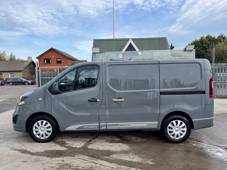 Vauxhall, VIVARO, Panel Van, 2015, Manual, 1598 (cc)