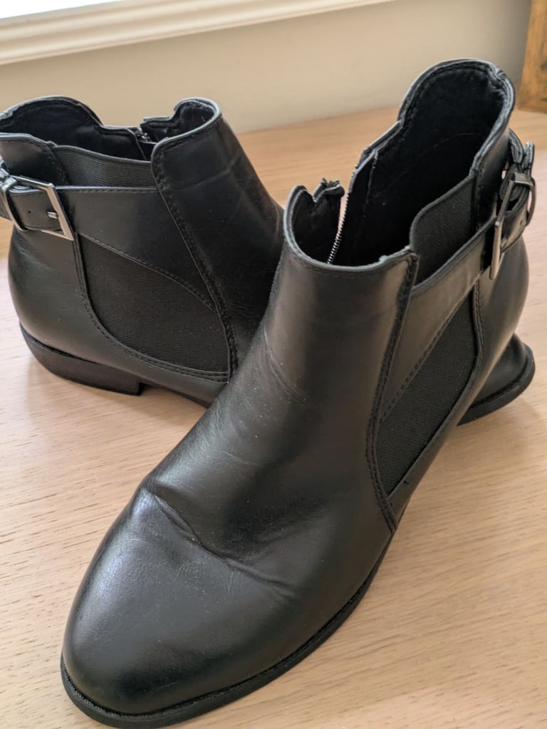 Women's Chelsea boots