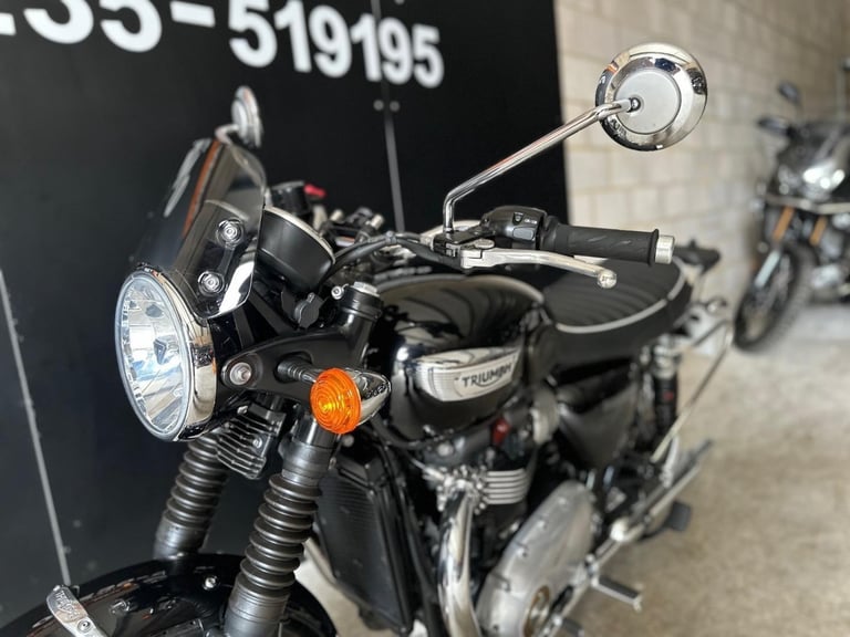 STUNNING LOW MILEAGE 2020/20 TRIUMPH BONNEVILLE T100 MOTORCYCLE