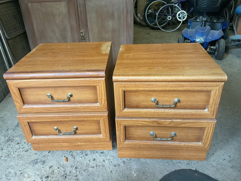 image for PAIR OF PINE VENEER BEDSIDE CABINETS 