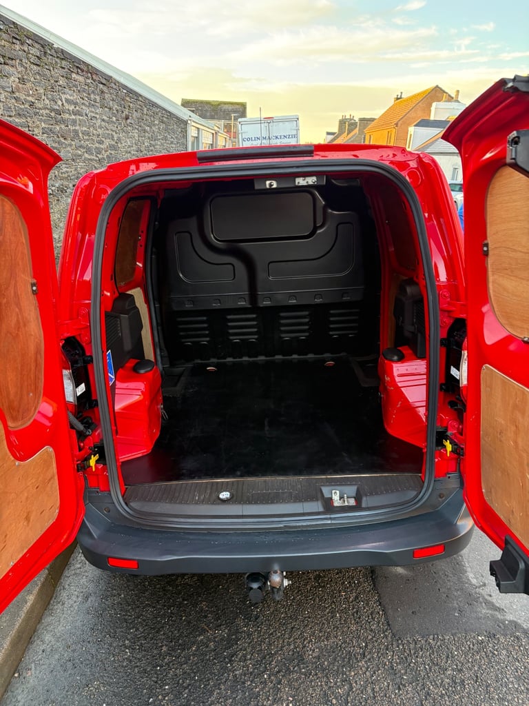 Ford, TRANSIT COURIER, Panel Van, 2022, Manual, 999 (cc)