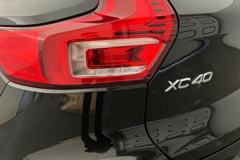 2023 Volvo XC40 Core, B3 mild hybrid, Petrol ESTATE Petrol/Electric Hybrid Automatic
