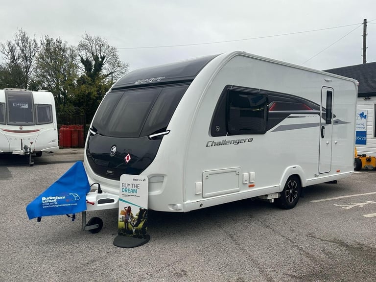 Swift Challenger 480 SE - Solar Panel / Tall Fridge Freezer / External 240 / 12 