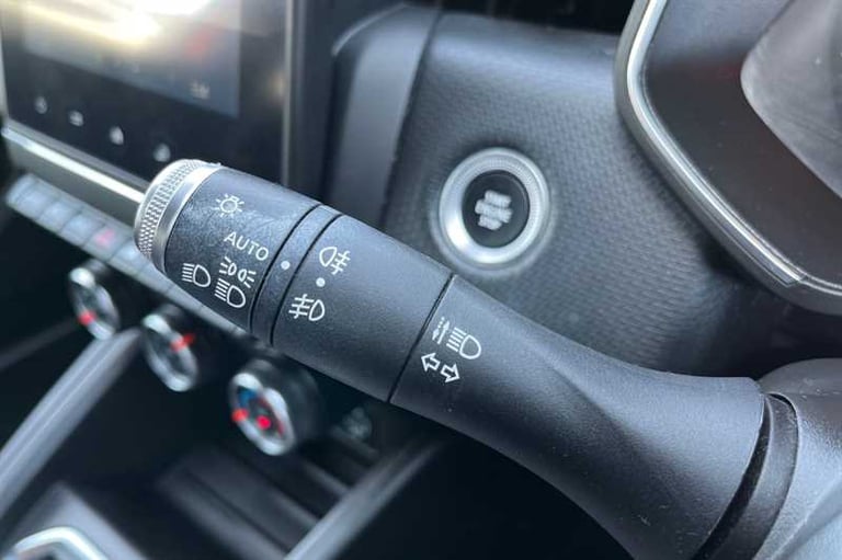 2020 Renault Clio 1.0 TCe Iconic Hatchback 5dr Petrol Manual Euro 6 (s/s) (100 ps) Hatchback Petr...