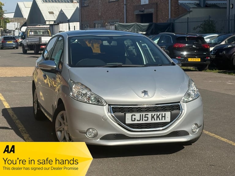 2015 Peugeot 208 1.2 VTi PureTech Style Hatchback 5dr Petrol Manual Euro 6 (82 ps) HATCHBACK Petr...
