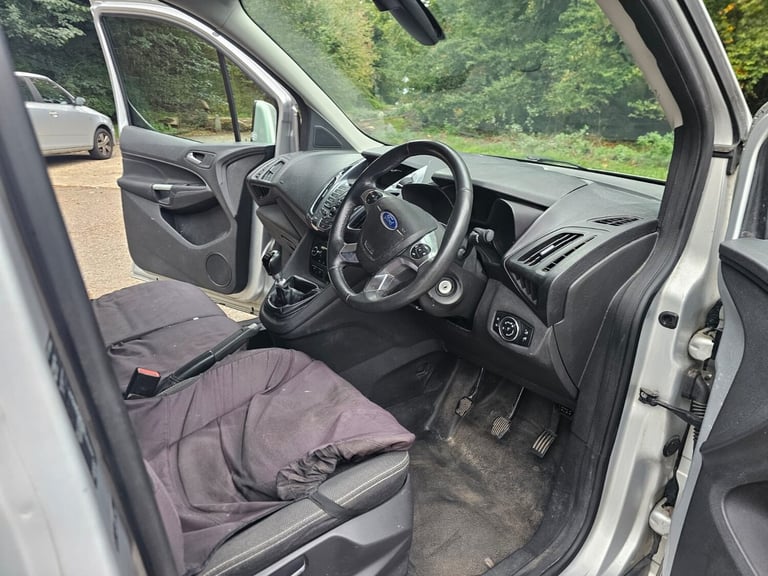 FORD TRANSIT CONNECT 1.6 TDCi LIMITED ALLOYS CRUISE A/C 3 SEATS NO VAT SILVER