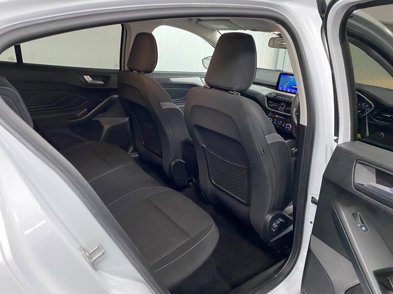 2019 Ford Focus 1.0T EcoBoost Zetec Euro 6 (s/s) 5dr HATCHBACK Petrol Manual