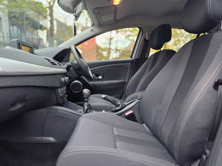 2011 Renault Megane 1.5 dCi Dynamique TomTom Euro 5 5dr HATCHBACK Diesel Manual