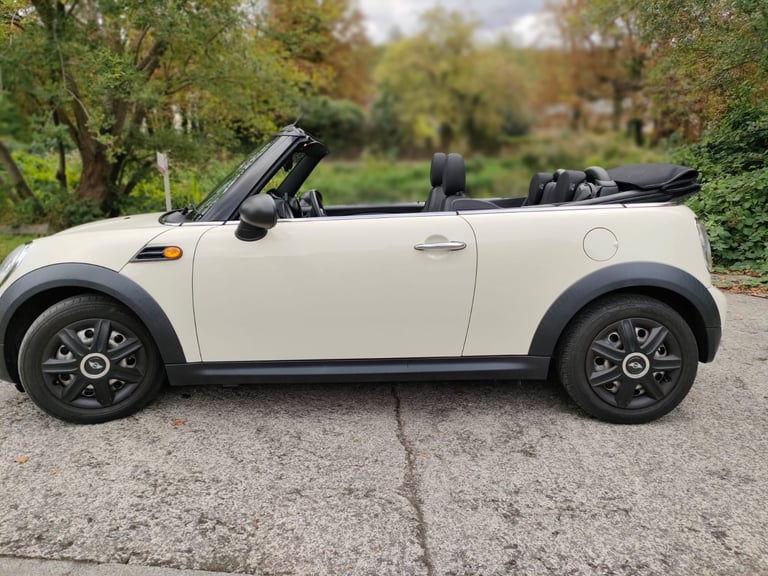 Mini, CONVERTIBLE, Convertible, 2010, Manual, 1598 (cc), 2 doors