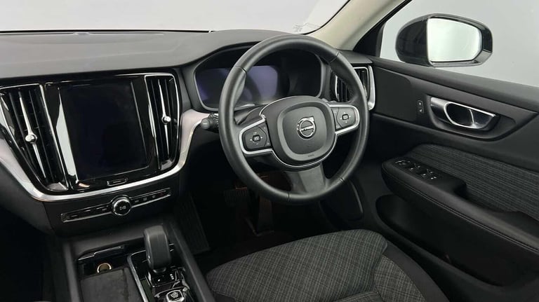 2022 Volvo V60 Core, B3 mild hybrid, Petrol ESTATE Petrol/Electric Hybrid Automatic
