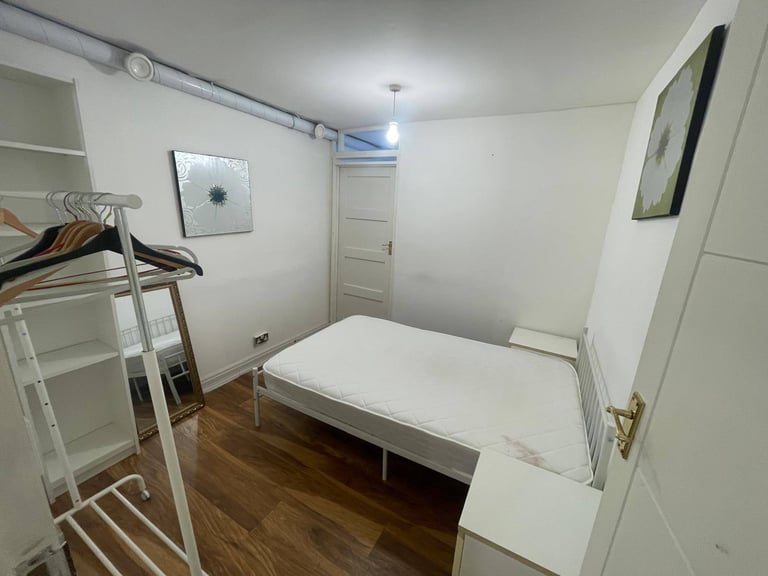 Share Room near Maida Hill