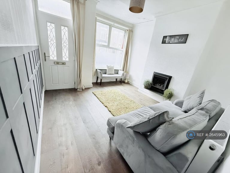 image for 2 bedroom house in Adelaide Road, Stockport, SK3 (2 bed) (#2645963)