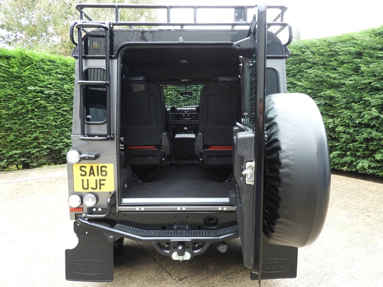 2016/16 LAND ROVER DEFENDER 90 2-2TDCI LIMITED EDITION ADVENTURE S/W IMMACULATE