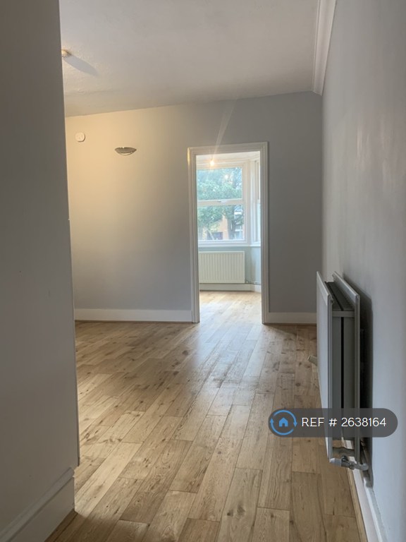 image for 1 bedroom flat in Brownhill Road, London, SE6 (1 bed) (#2638164)