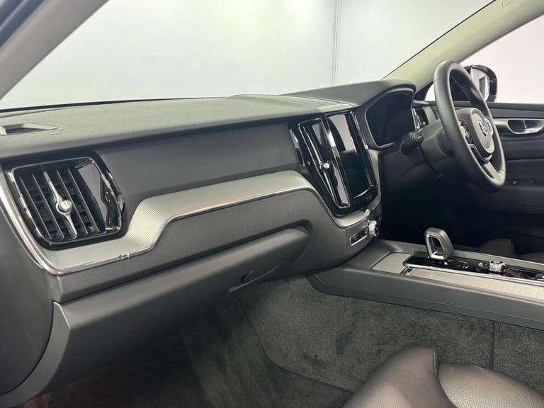 VOLVO XC60 2.0h T6 Recharge 18.8kWh Plus Auto AWD Euro 6 (s/s) 5dr 2024