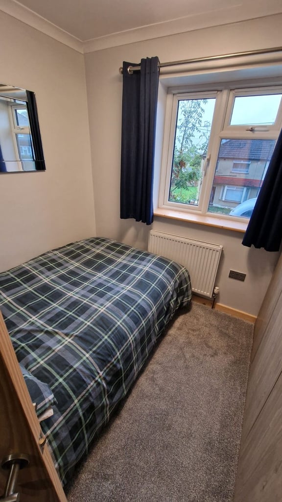 Lovely single room in shared house, bills included
