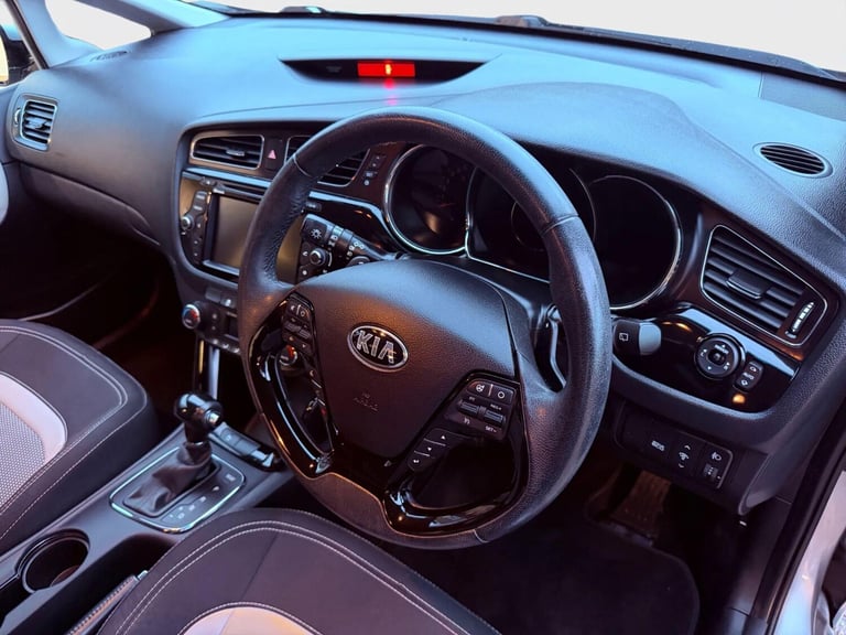 2015 Kia Ceed 1.6 GDi 3 DCT Euro 5 5dr HATCHBACK Petrol Automatic