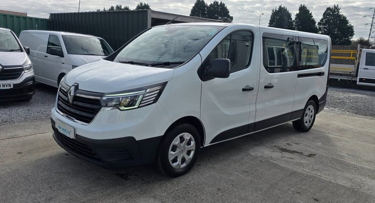 2022 Renault Trafic LL30 ENERGY dCi 145 Business 9 Seater MPV DIESEL Manual