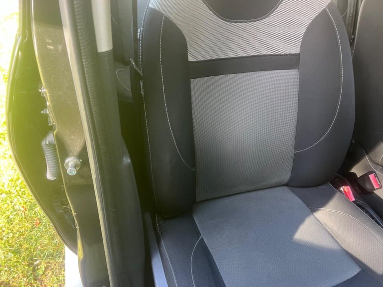 DACIA DUSTER 1.5 Prestige One owner from dCi 110 4x2 Auto Black Auto Diesel 2017