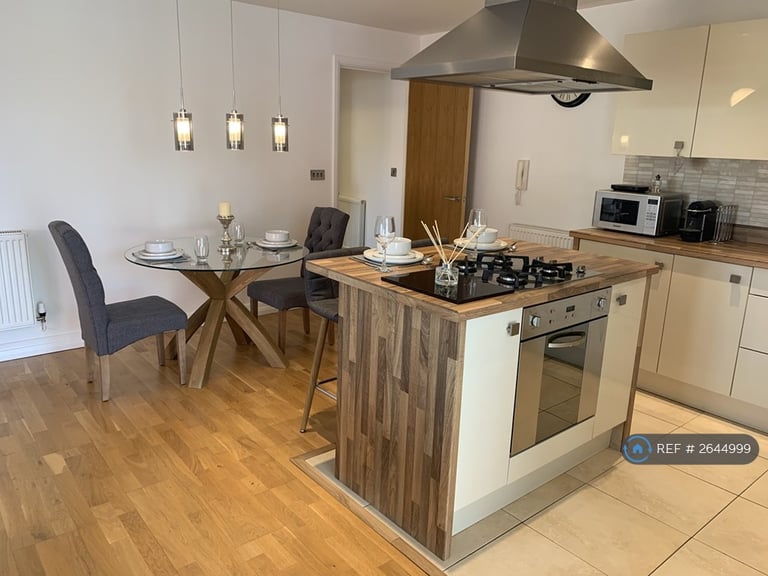 2 bedroom flat in Wallis Court, Leicester, LE2 (2 bed) (#2644999)