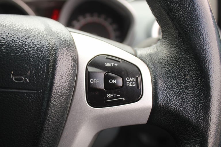 2010 Ford Fiesta 1.6 Titanium 3dr HATCHBACK Petrol Manual