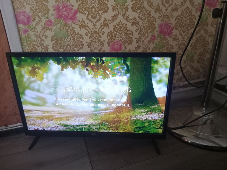 24 inch jvc smart tv with remote