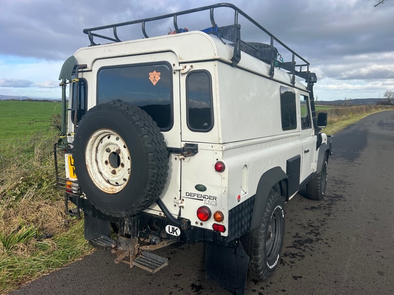 LAND ROVER DEFENDER 110