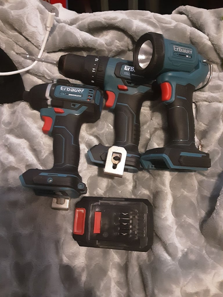 image for Needs to go tonight!!! Erbauer impact drill and driver, plus a tourch, quick sale needed £60
