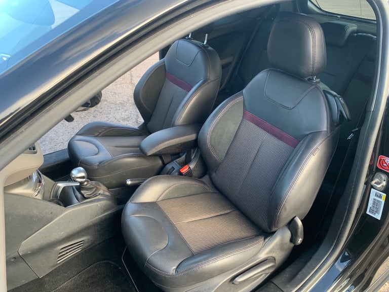 Peugeot, 208, Hatchback, 2014, Manual, 1598 (cc), 3 doors