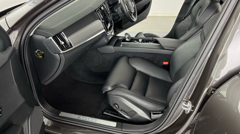 2021 Volvo V90 Momentum, B4 mild hybrid Estate Petrol Automatic