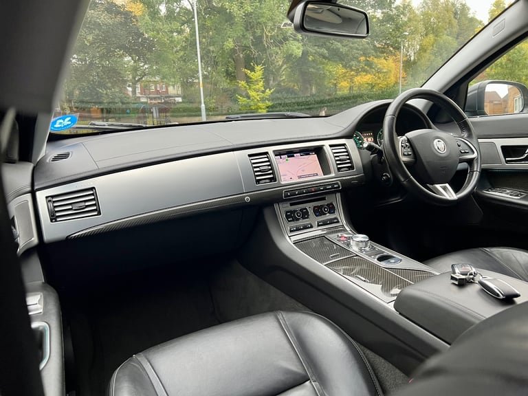 2013 JAGUAR XF PREMIUM 3.0D V6 AUTO 8ZF